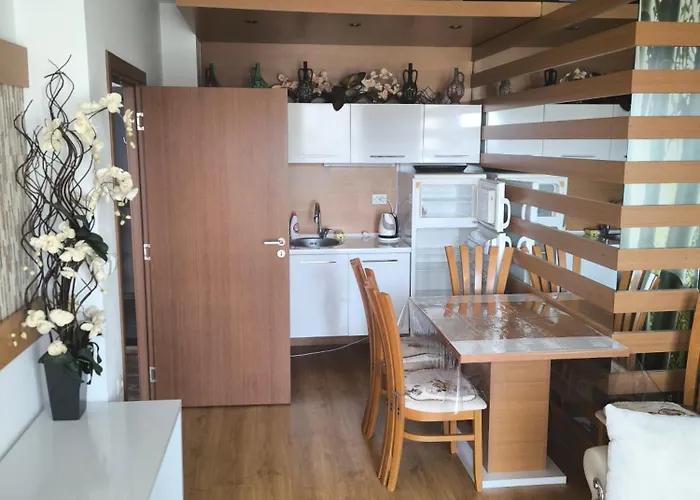 Excellent On The 6th Floor *